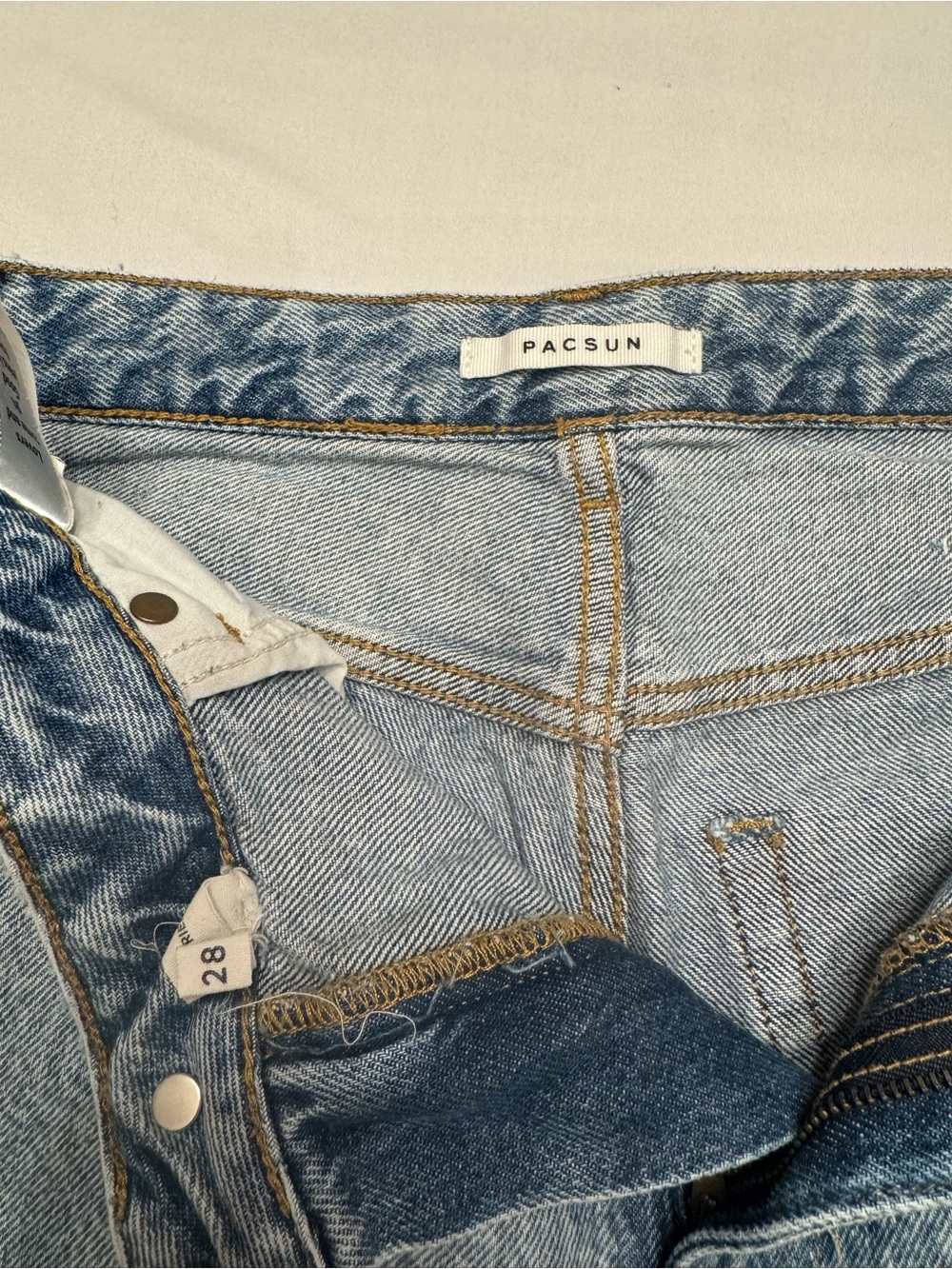 PacSun 90’s Boyfriend Light Blue Washed Denim Jeans - Picture 2 of 3